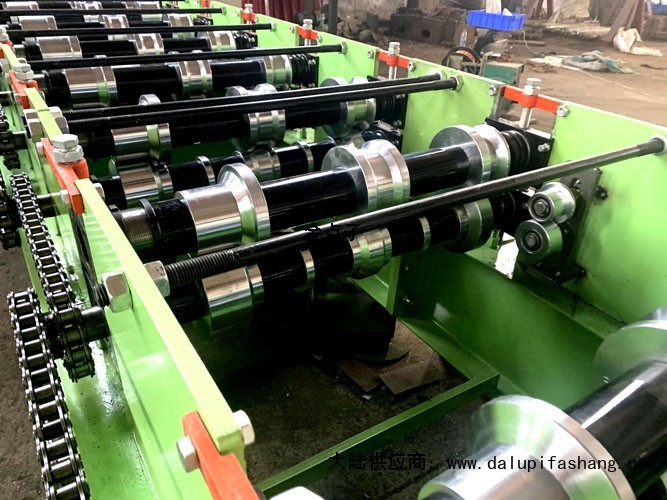 莲花县沧州红旗压瓦机设备有限公司☎15833768669上海新型岩棉复合板机