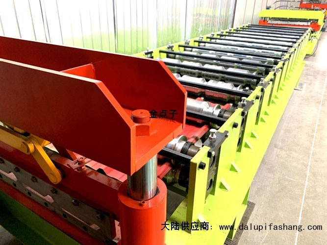 河北红旗压瓦机设备有限公司☎13833744009范县北京矮立边压瓦机价位