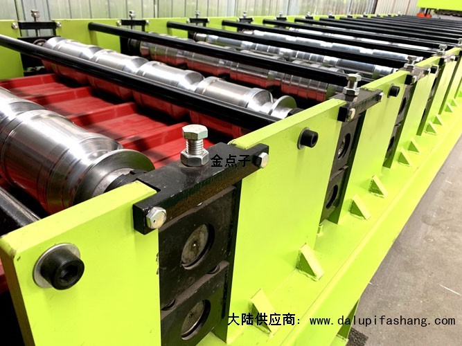 ☎13833790372附近彩钢复合板机械加工厂中国沧州华泰压瓦机设备有限公司凤台县