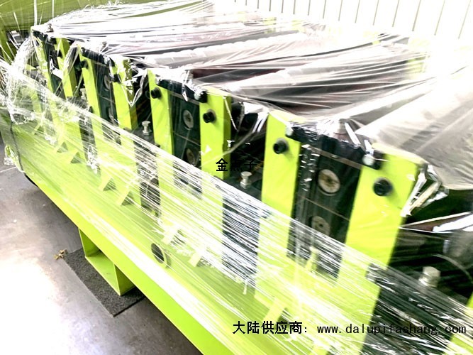 中国华泰压瓦机设备有限公司☎13833981599吴桥县聚氨酯封边岩棉复合板机