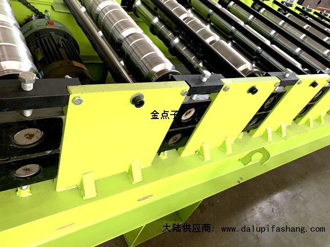 吉林省白城市中国沧州华泰压瓦机设备有限公司☎13833744006夏门全自动C型钢机