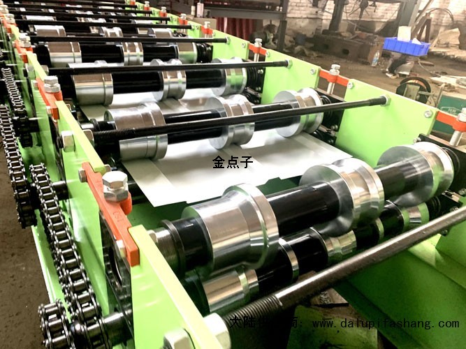 沧州新型c型钢机☎13803250766阿勒泰地区吉木乃县河北华泰压瓦机设备有限公司