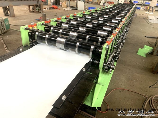 中国河北沧州浩洋机械实体生产厂13831703365(微信同号)双层压瓦机调试完成@三沙市西沙群岛