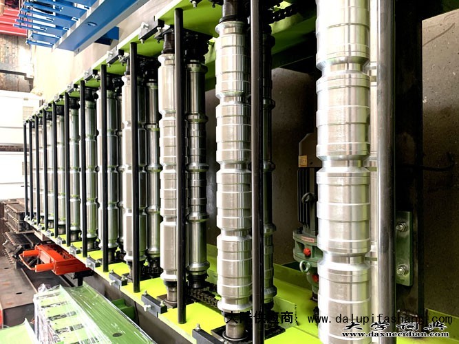 泊头市浩洋高端压瓦机生产厂北京角驰压瓦机原理专做@黔西南州安龙县