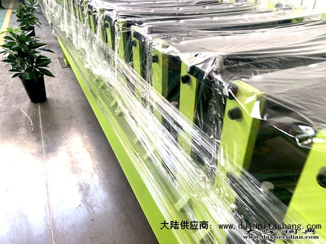 中国河北省泊头市浩洋高端压瓦机13831703365(微信同号)出售彩钢复合板机器厂家@绥芬河市
