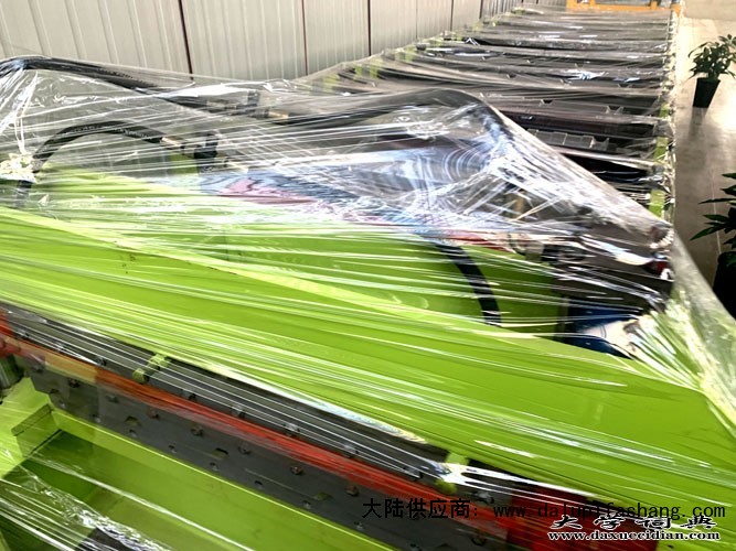 中国河北省泊头市浩洋高端压瓦机13831703365(微信同号)出售彩钢复合板机器厂家@绥芬河市